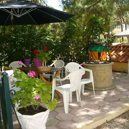 Kuris & Apartment Vasilikí